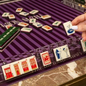 Christmas-themed American Mahjong, Triple-layer Acrylic with Double Engraving, Portable New York-style Mahjong Tiles. Green